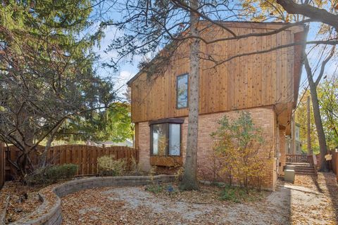 Tiny photo for 6148 N Lowell Avenue, Chicago, IL 60646 (MLS # 12592028)