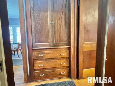 Tiny photo for 727 E CENTRAL PARK Avenue, Davenport, IA 52803 (MLS # QC4269631)