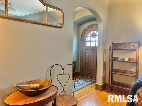 Tiny photo for 727 E CENTRAL PARK Avenue, Davenport, IA 52803 (MLS # QC4269631)