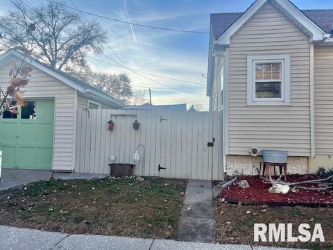 Tiny photo for 727 E CENTRAL PARK Avenue, Davenport, IA 52803 (MLS # QC4269631)
