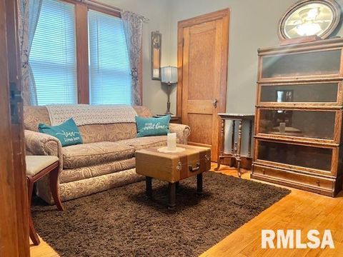 Tiny photo for 727 E CENTRAL PARK Avenue, Davenport, IA 52803 (MLS # QC4269631)