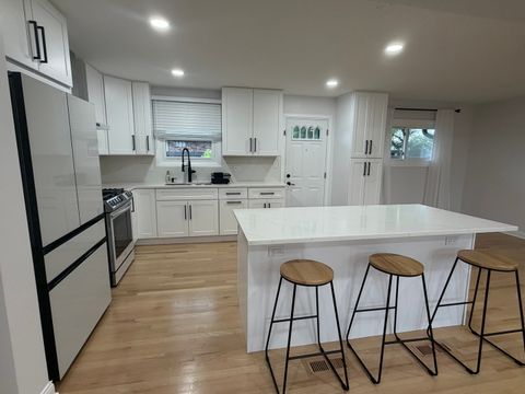 Tiny photo for 1801 E Aztec Lane, Mount Prospect, IL 60056 (MLS # 12679666)