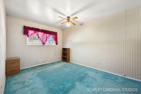 Tiny photo for 156 E Fullerton Avenue, Glendale Heights, IL 60139 (MLS # 12561037)