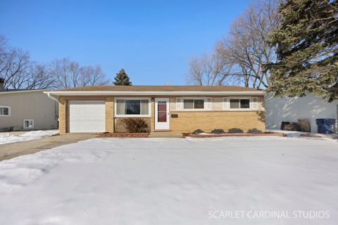 Photo of 156 E Fullerton Avenue, Glendale Heights, IL 60139 (MLS # 12561037)