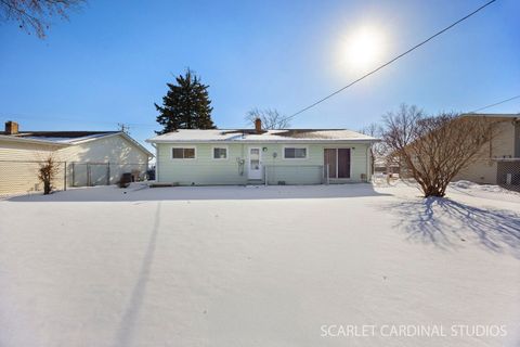 Tiny photo for 156 E Fullerton Avenue, Glendale Heights, IL 60139 (MLS # 12561037)