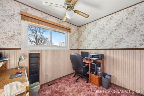 Tiny photo for 156 E Fullerton Avenue, Glendale Heights, IL 60139 (MLS # 12561037)