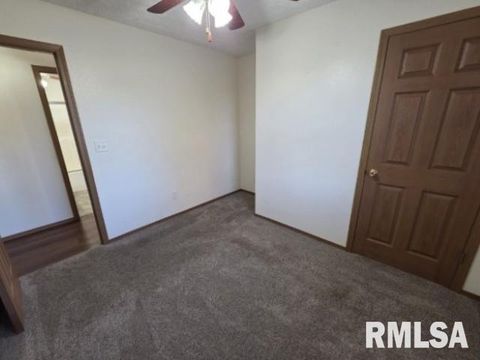 Tiny photo for 14013 N Tolle Lane, Mt Vernon, IL 62864 (MLS # EB460213)