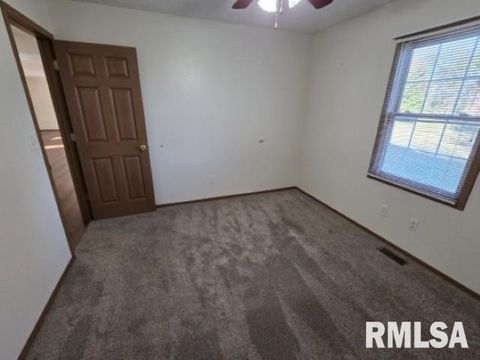 Tiny photo for 14013 N Tolle Lane, Mt Vernon, IL 62864 (MLS # EB460213)