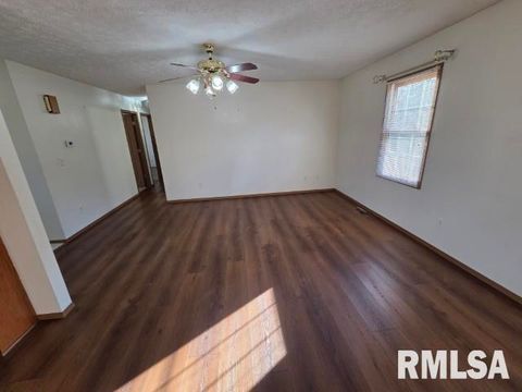 Tiny photo for 14013 N Tolle Lane, Mt Vernon, IL 62864 (MLS # EB460213)