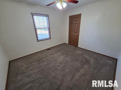 Tiny photo for 14013 N Tolle Lane, Mt Vernon, IL 62864 (MLS # EB460213)