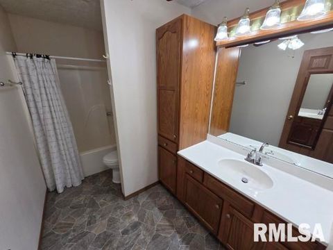 Tiny photo for 14013 N Tolle Lane, Mt Vernon, IL 62864 (MLS # EB460213)