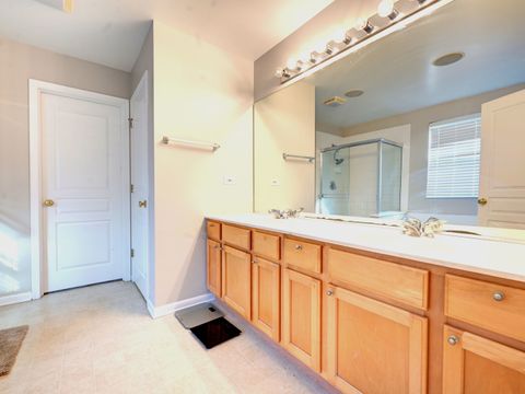 Tiny photo for 6 Forsythia Court, Bolingbrook, IL 60490 (MLS # 12641107)