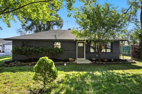 Photo of 8053 Newland Avenue, Burbank, IL 60459 (MLS # 12569917)