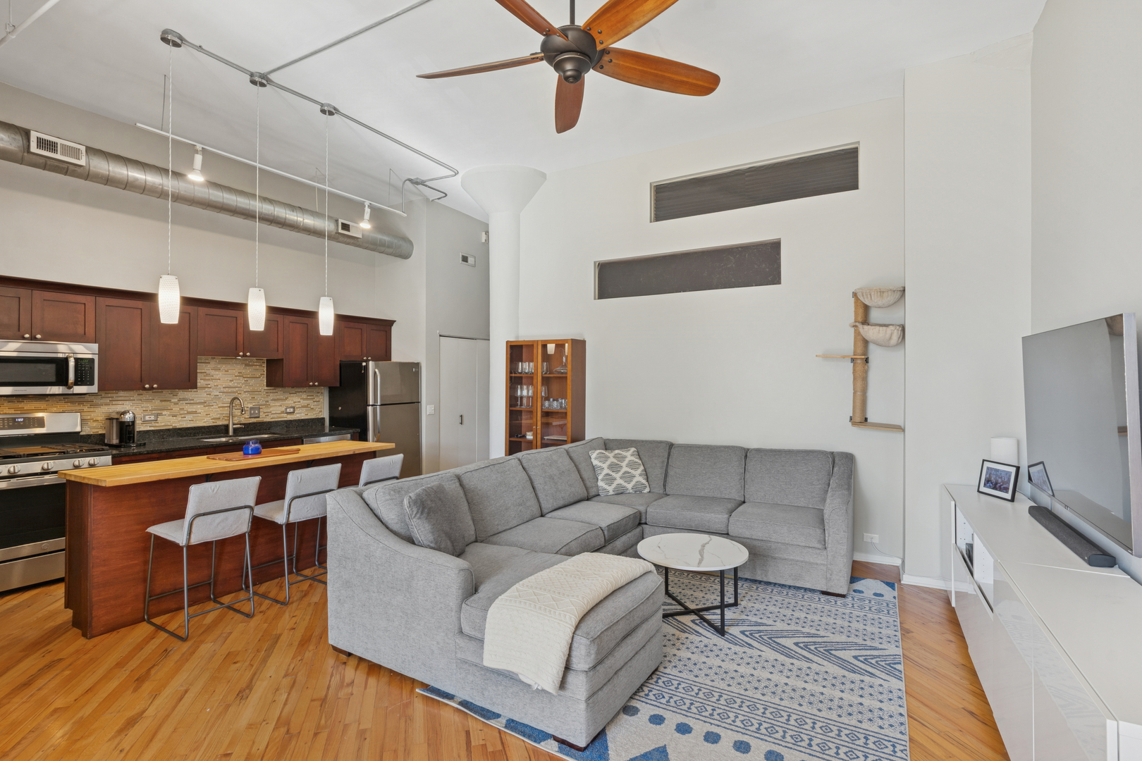 1801 W Larchmont Avenue 310