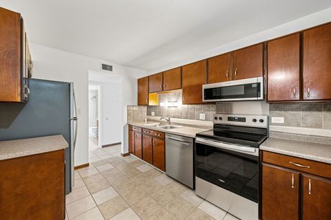 Tiny photo for 640 Murray Lane #111, Des Plaines, IL 60016 (MLS # 12601558)