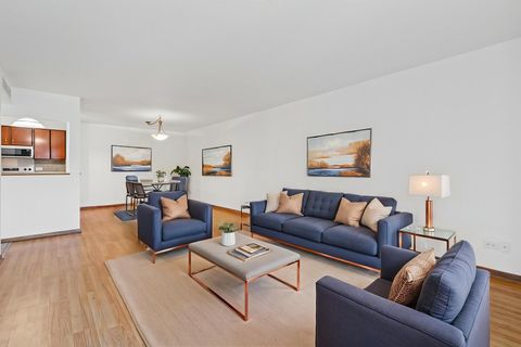 Tiny photo for 640 Murray Lane #111, Des Plaines, IL 60016 (MLS # 12601558)