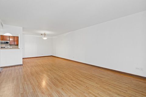 Tiny photo for 640 Murray Lane #111, Des Plaines, IL 60016 (MLS # 12601558)