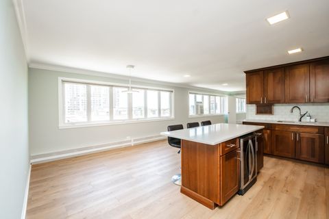 Tiny photo for 700 W BITTERSWEET Place #711, Chicago, IL 60613 (MLS # 12683987)