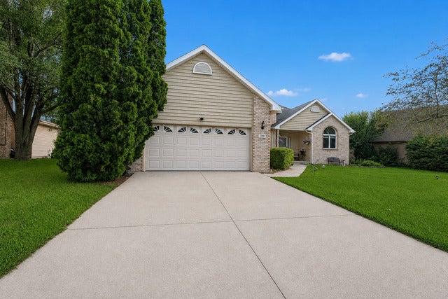 219 Greenbriar Lane