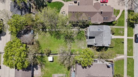 Tiny photo for 421 Leonard Street, Park Ridge, IL 60068 (MLS # 12614707)