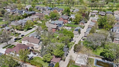 Tiny photo for 421 Leonard Street, Park Ridge, IL 60068 (MLS # 12614707)