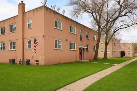 2444 W Berwyn Avenue 1N Chicago IL 60625