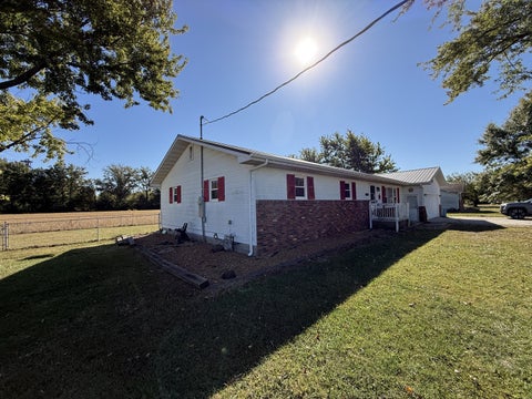 Tiny photo for 600 S Spruce Street, Patoka, IL 62875 (MLS # 12792077)