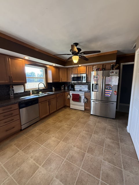 Tiny photo for 600 S Spruce Street, Patoka, IL 62875 (MLS # 12792077)