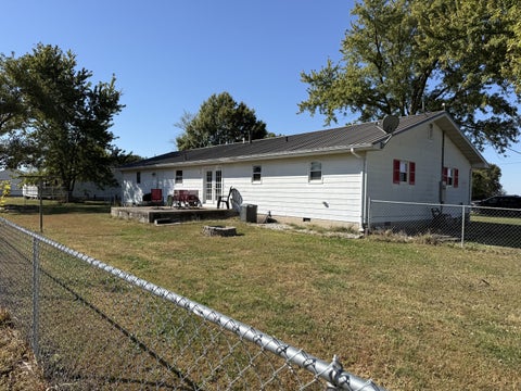 Tiny photo for 600 S Spruce Street, Patoka, IL 62875 (MLS # 12792077)