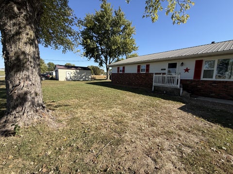 Tiny photo for 600 S Spruce Street, Patoka, IL 62875 (MLS # 12792077)