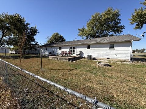 Tiny photo for 600 S Spruce Street, Patoka, IL 62875 (MLS # 12792077)