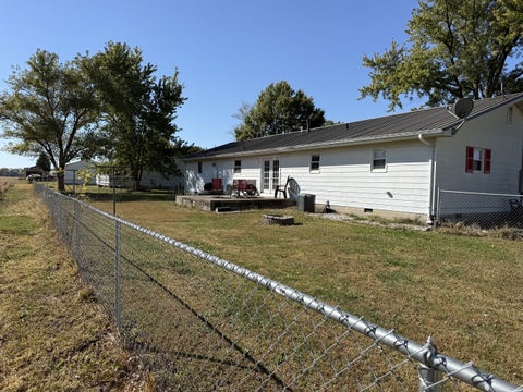 Tiny photo for 600 S Spruce Street, Patoka, IL 62875 (MLS # 12792077)