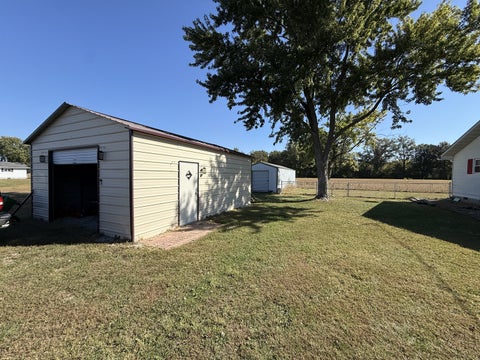 Tiny photo for 600 S Spruce Street, Patoka, IL 62875 (MLS # 12792077)