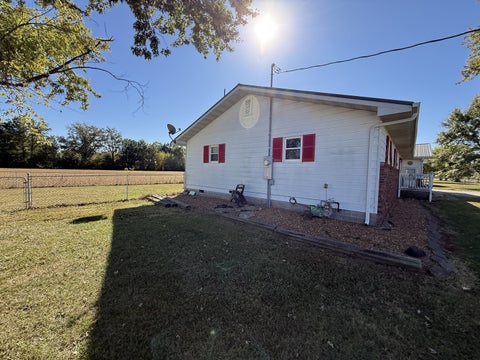 Tiny photo for 600 S Spruce Street, Patoka, IL 62875 (MLS # 12792077)