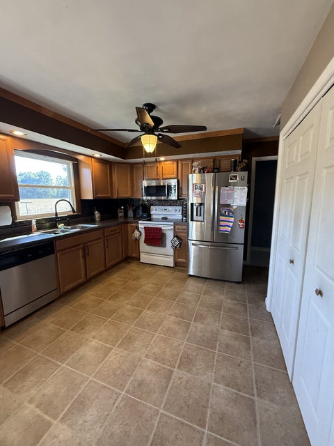 Tiny photo for 600 S Spruce Street, Patoka, IL 62875 (MLS # 12792077)