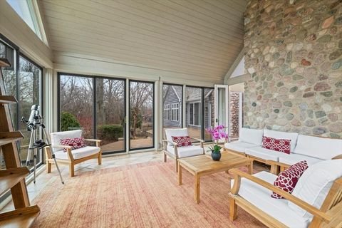 Tiny photo for 530 Oak Knoll Drive, Lake Forest, IL 60045 (MLS # 12547870)