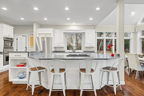 Tiny photo for 530 Oak Knoll Drive, Lake Forest, IL 60045 (MLS # 12547870)