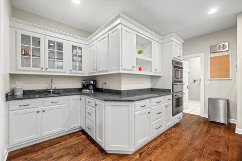 Tiny photo for 530 Oak Knoll Drive, Lake Forest, IL 60045 (MLS # 12547870)