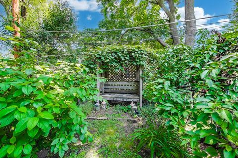 Tiny photo for 111 S Brighton Place, Arlington Heights, IL 60004 (MLS # 12569726)