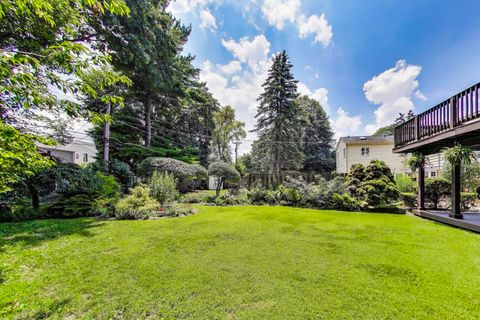 Tiny photo for 111 S Brighton Place, Arlington Heights, IL 60004 (MLS # 12569726)