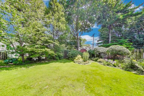 Tiny photo for 111 S Brighton Place, Arlington Heights, IL 60004 (MLS # 12569726)