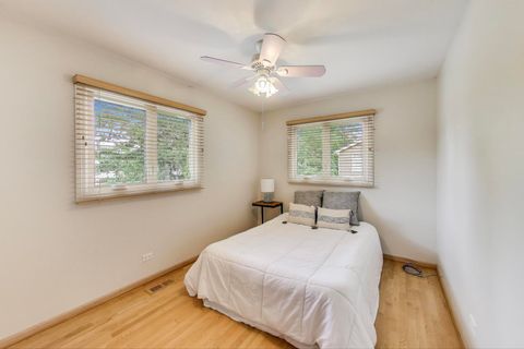 Tiny photo for 111 S Brighton Place, Arlington Heights, IL 60004 (MLS # 12569726)