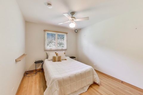 Tiny photo for 111 S Brighton Place, Arlington Heights, IL 60004 (MLS # 12569726)