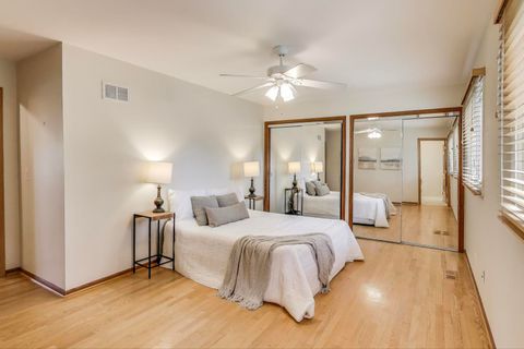 Tiny photo for 111 S Brighton Place, Arlington Heights, IL 60004 (MLS # 12569726)