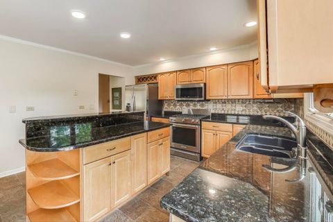 Tiny photo for 111 S Brighton Place, Arlington Heights, IL 60004 (MLS # 12569726)