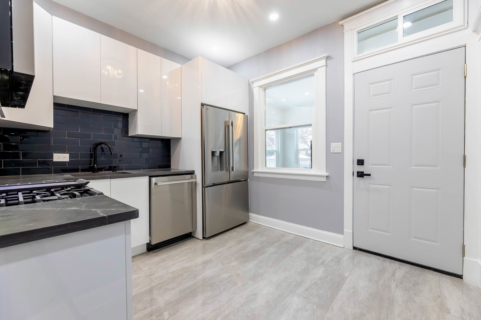 7545 S Rhodes Avenue