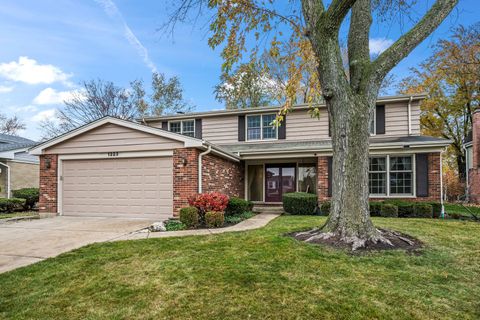 Photo of 1323 S Kaspar Avenue, Arlington Heights, IL 60005 (MLS # 12492009)
