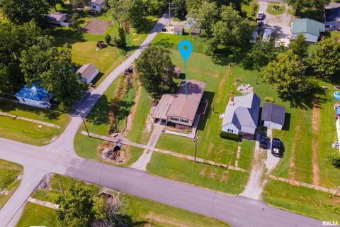 Tiny photo for 208 W PENNSYLVANIA Avenue, Pittsburg, IL 62974 (MLS # EB460344)