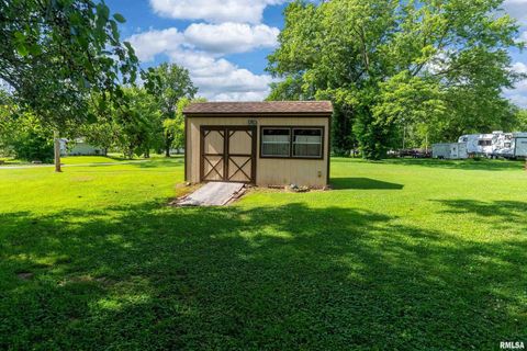 Tiny photo for 208 W PENNSYLVANIA Avenue, Pittsburg, IL 62974 (MLS # EB460344)