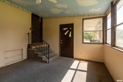 Tiny photo for 208 W PENNSYLVANIA Avenue, Pittsburg, IL 62974 (MLS # EB460344)